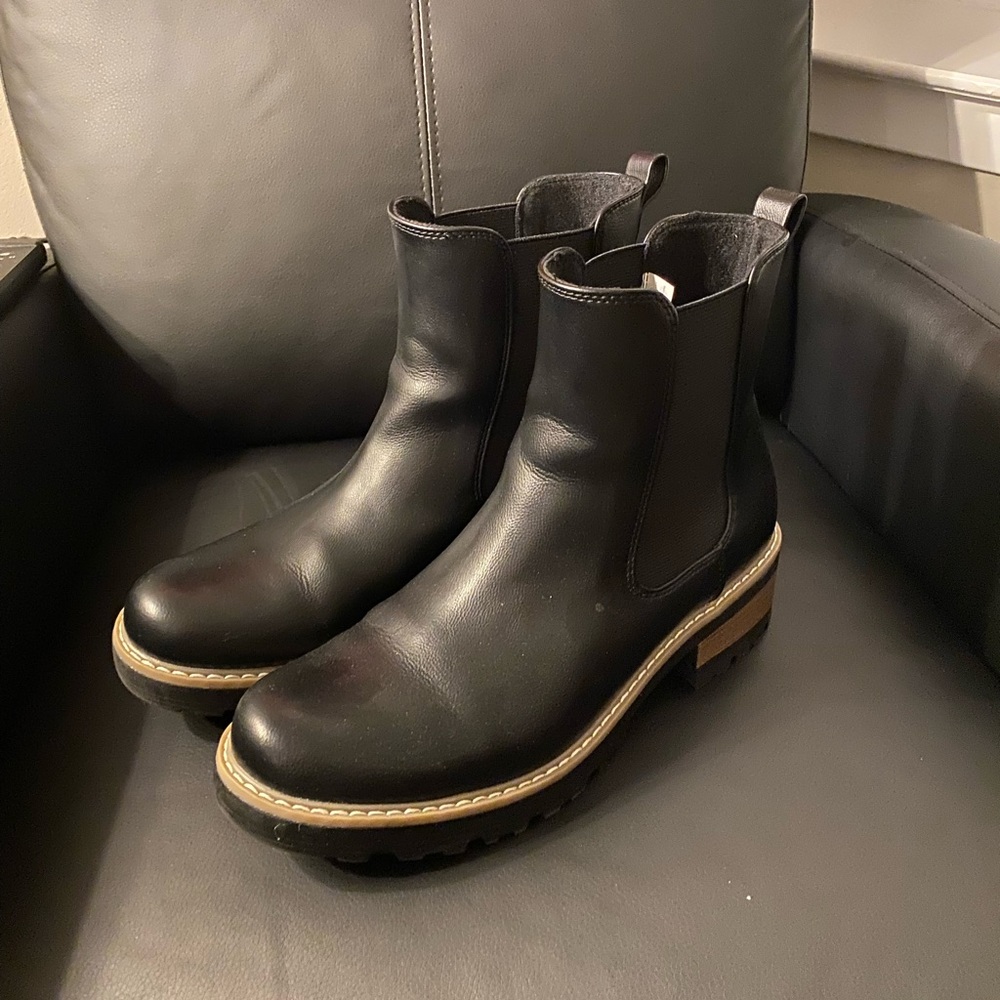 Universal Thread Chelsea Boots